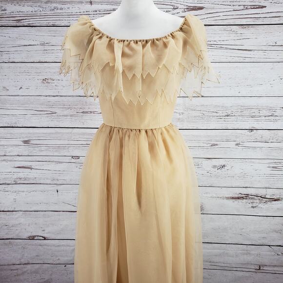 Victor Costa Women's Tan Tulle Ruffled Dress Size 8 - Picture 1 of 15